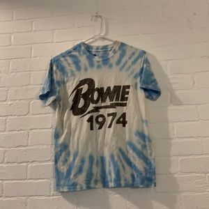 we are selling a bowie 1974 band tee